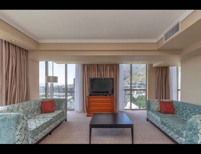 3 BEDROOM APARTMENT TO LET IN CAPE TOWN CITY CENTRE